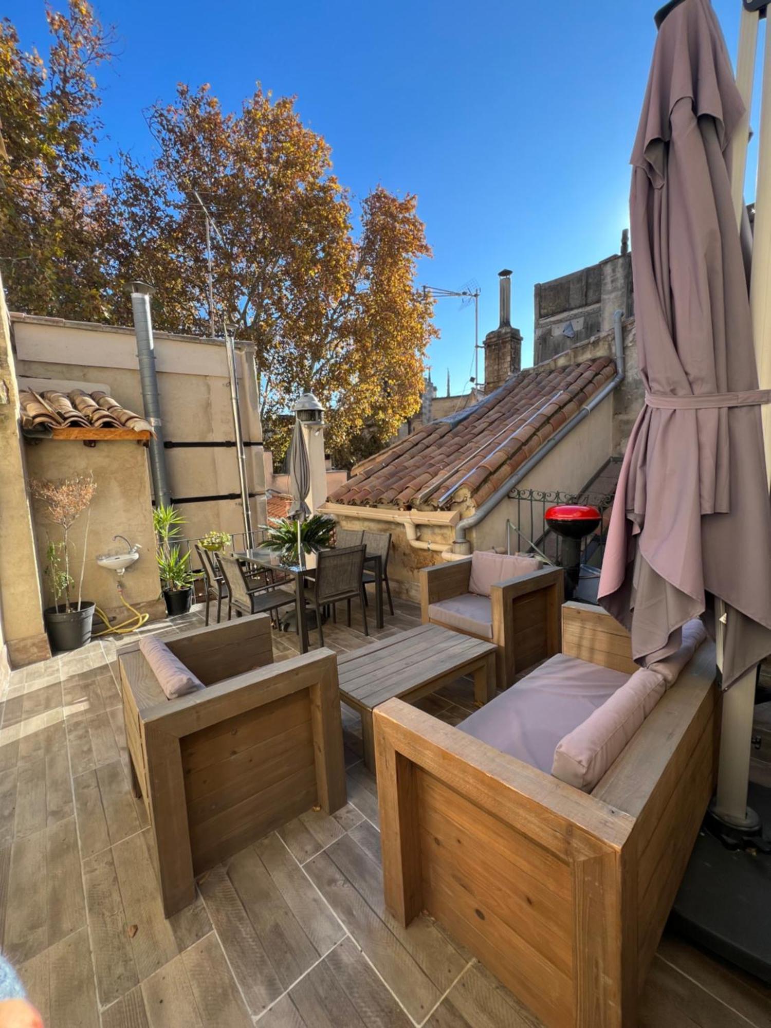 Ferienwohnung Renove, Vue Sur Palais Des Papes, Terrasse Et Wifi Troisieme Etage Avignon Exterior foto